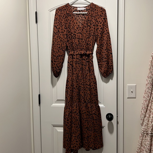 Petal & Pup Size 4 Midi Cheetah print dress worn only a few times - Picture 7 of 8